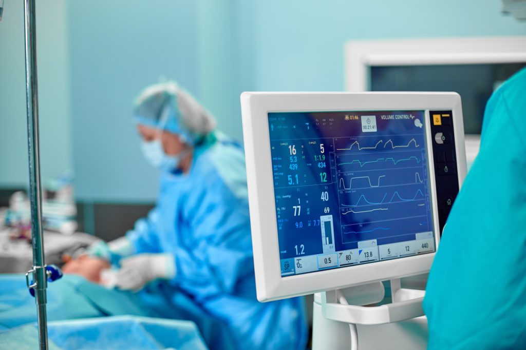 Electrocardiogram-in-hospital-surgery-operating-emergency-room